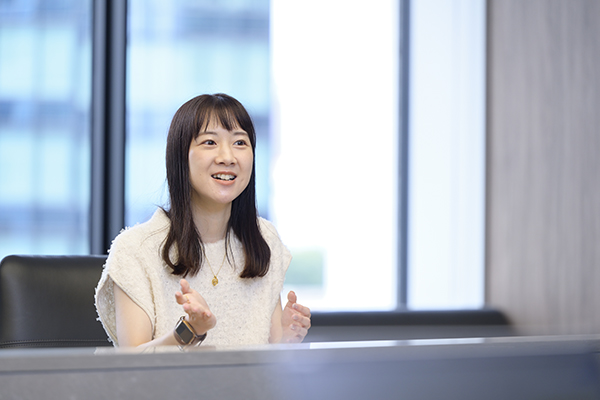 RIKA KOBAYASHI